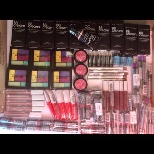 Sally Beauty Real Colors Makeup 100 PC Lot NEW